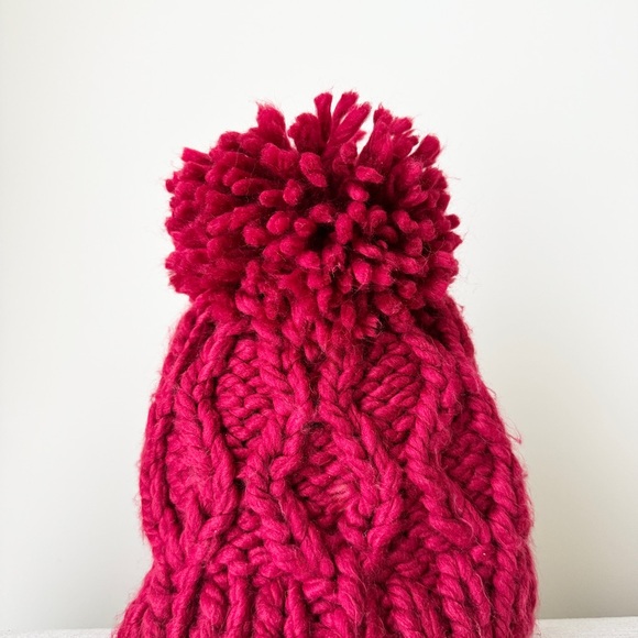 Cozy Red Knit Beanie with Pom Pom, Vintage Hollister Chunky Knitted Hat Red NWT - Picture 3 of 3